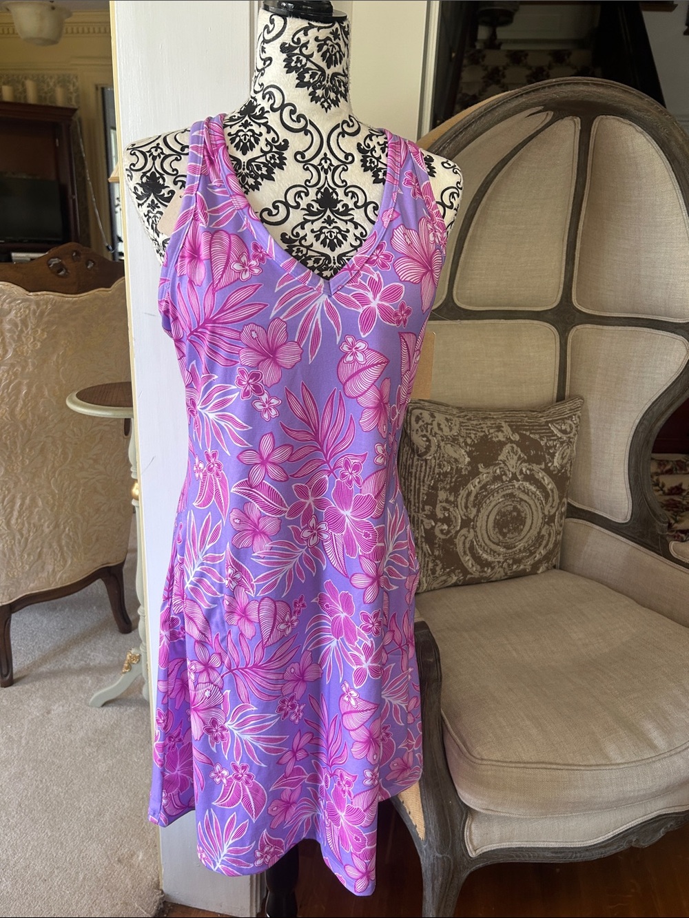 NWT Lavender & Pink Floral V-Neck Sundress with Built-In Bra Size Large